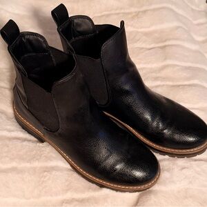 Kensie Khai Leather Chelsea Boot